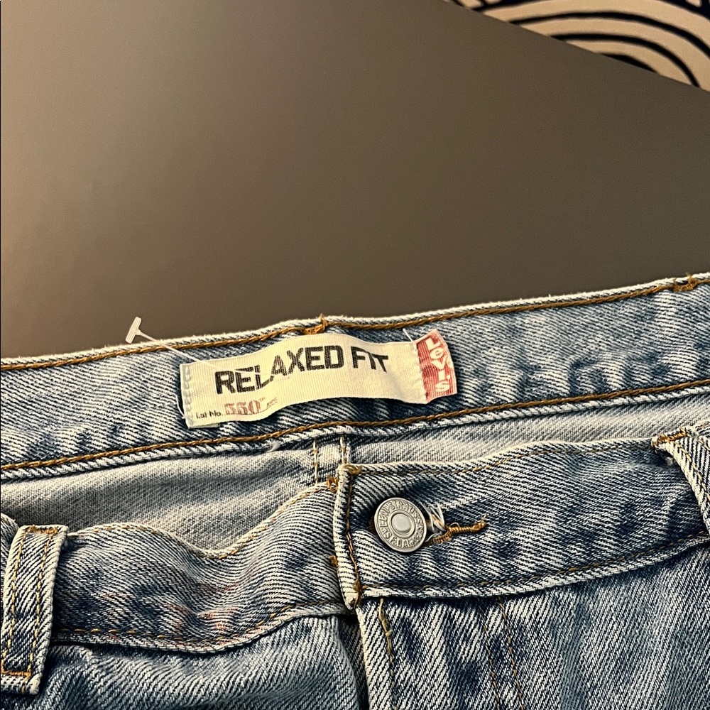 Levi's 550 Relaxed Fit Straight Jeans - Picture 3 of 5